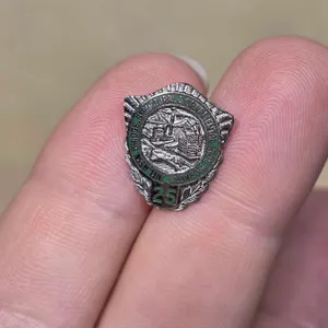 25 Year International Association Bridge, Structural, & Ornamental Iron Workers 10K Gold Pin. 1.9g (weight does not include the pin back) LR