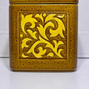 Vintage Ceramic Canister 6.5 x 5.5 x 7. LR