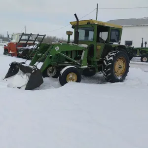 John Deere 4020 tractor with loader, Newer tires, Clutch has been rebuilt.