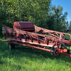 40' Valmar broadcaster with 2 sets of rollers, has not been used for 9 years.