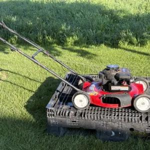 Gas-Powered Push Lawn Mower – Briggs & Stratton 3.75 HP