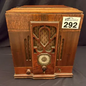 1930'S ZENITH TABLETOP RADIO