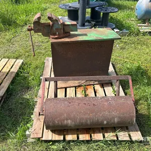 No. 6 Bench Vise, Steel Work Stand & Steel Roller