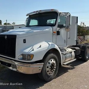 2005 International 9200i semi truck