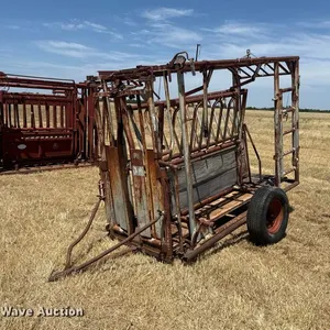 W-W Manufacturing Co. portable livestock chute