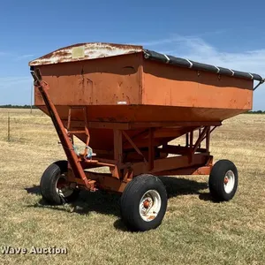 Bradford Industries T-10 gravity wagon