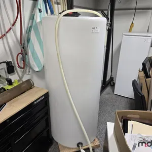 Poly Liquid Storage Tank w/ Hoses
 UNRESERVED