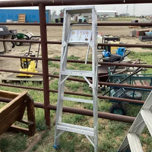 STEP LADDER