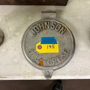 Johnson oil lid