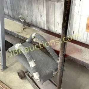 FLOOR JACK MODIFIED TO LIFT CAR