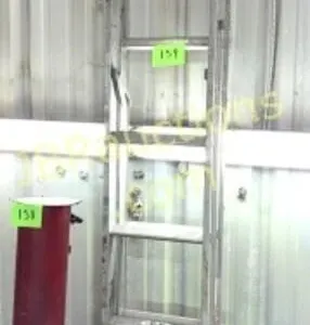 EXTENSION LADDER, SECTIONS SEPARATED
