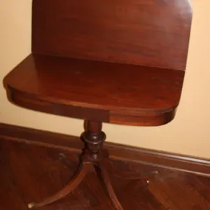 Pedestal Table