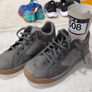(1) Pair of Oboz Shoes, Size 8.5