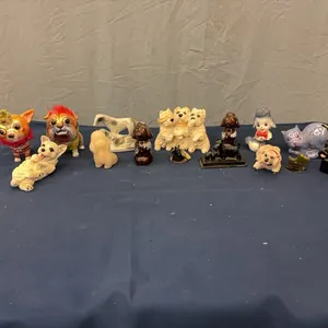 Dog figures