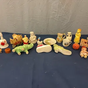 Figurines and decor