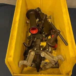 Bearing pullers
