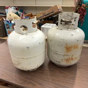 2 propane tanks