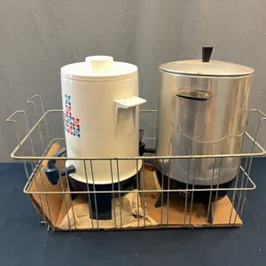 Basket w/ Drink Servers