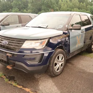 2016 Ford Explorer SUV (0883)