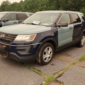 2016 Ford Explorer SUV (0734)