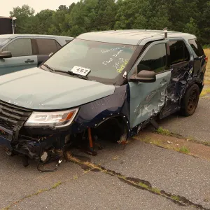2017 Ford Explorer SUV (0581)