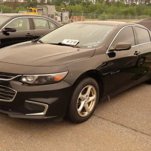 2017 Chevy Malibu Sedan (2416)
