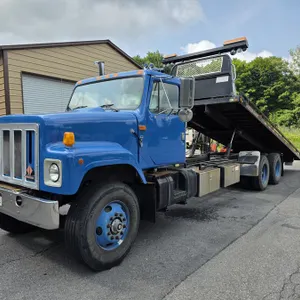 (#3) 2000 International 2574 Rollback Truck