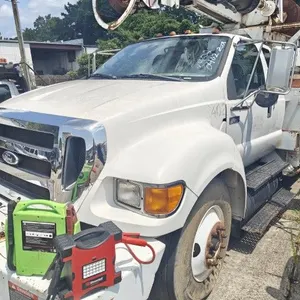 2008 Ford F-750 Super Duty Line Truck
