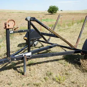 2012 Bumper Pull Round Bale Hay Buggy