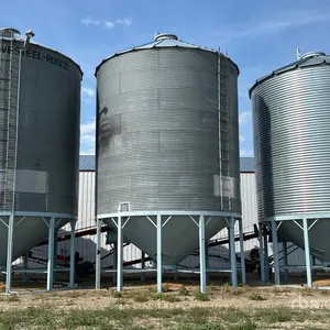 Westeel-Rosco +/- 5500 bu 8 Ring Hopper Grain Bin