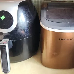 Insignia NS-AF50BK2-C Digital Air Fryer and Frigidaire EFI206-COPPER Ice Maker