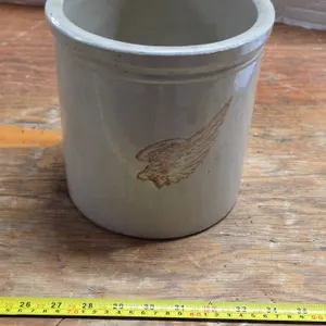 Redwing crock- 7"W- small crack