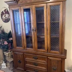 Vintage Lenoir House Broyhill China Cabinet 57.5”