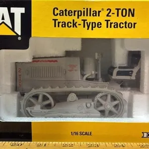 ERTL 1:16 Caterpillar 2 Ton Track Type Tractor.
