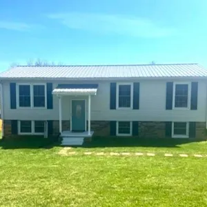 Home with finished basement 2236 sqft on .46 AC