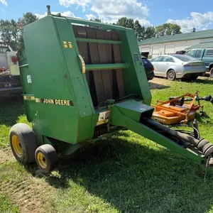 John Deere 335 Round Baler
