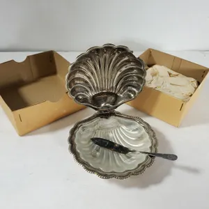 England F & JL Clam Shell Silver Plate With Glass Liner and Speader Knife