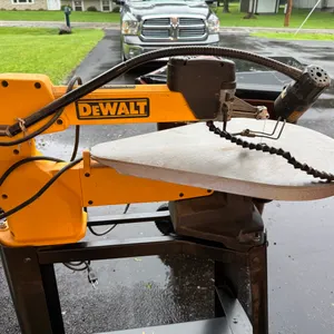 DeWalt DW788 20" Scroll Saw with Stand