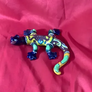 Hand painted Mexican Lizard