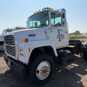 1989 Ford L8000 single axle day cab