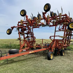BOURGAULT 9200 Cultivator w/ NH3 Kit