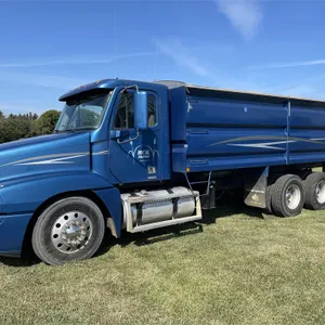 2000 FREIGHTLINER t/a Grain Truck w/ 20' Steel Box, Silage Endgate, 680,565 KM.