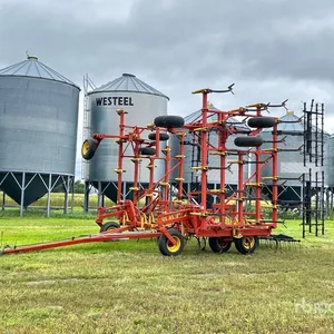 Bourgault 8800 40 ft Cultivator