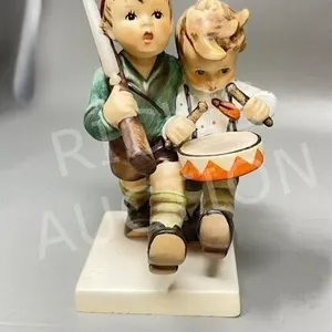 Hummel figurine- volunteers 5.5" tall