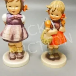 Hummel pair-which hand, school girl 5-5.5"