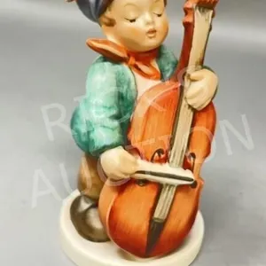 Hummel figurine-sweet music 5 3/8"