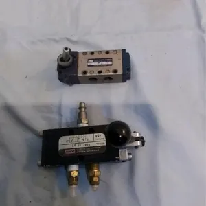 Manual pneumatic valves