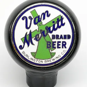 BALL TAP KNOB HANDLE VAN MERRITT BRAND BEER BURLINGTON WISCONSIN (GREEN DUCK)