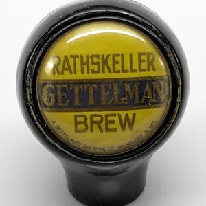 BALL TAP KNOB HANDLE GETTELMAN RATHSKELLER BREW BEER MILWAUKEE WISCONSIN (BASTIAN BROS)