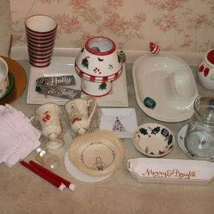 Holiday Tableware & Décor